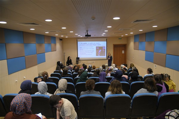 Mamak’ta çocuk bakım ve gelişimine ilişkin eğitim