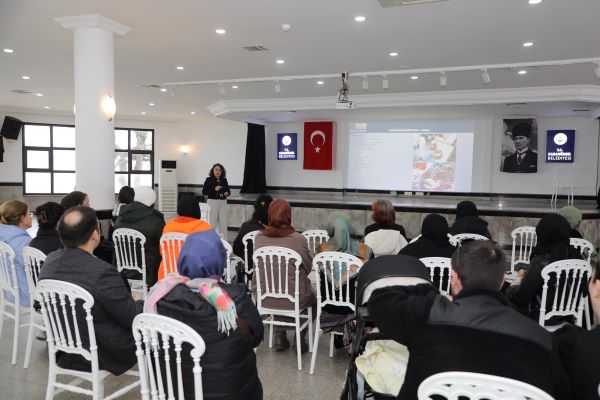 Karamürsel’de büyükanne ve büyükbaba adaylarına yönelik eğitim