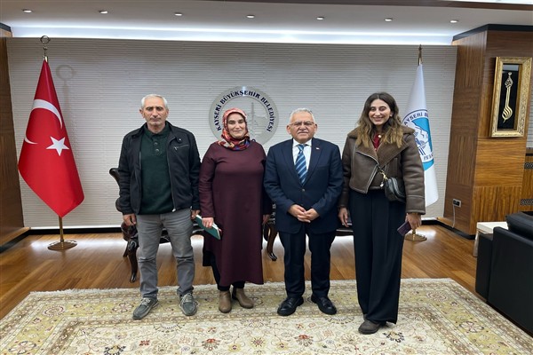 Başkan Büyükkılıç, AK Parti Akkışla Kadın Kolları Başkanı Aslankoç’u kabul etti