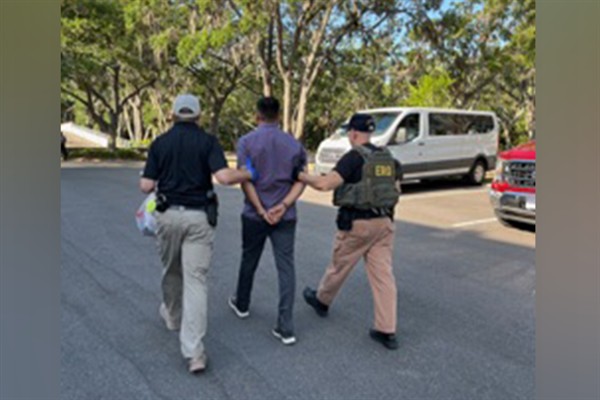 Florida’da geçen hafta yaklaşık 800 göçmen tutuklandı