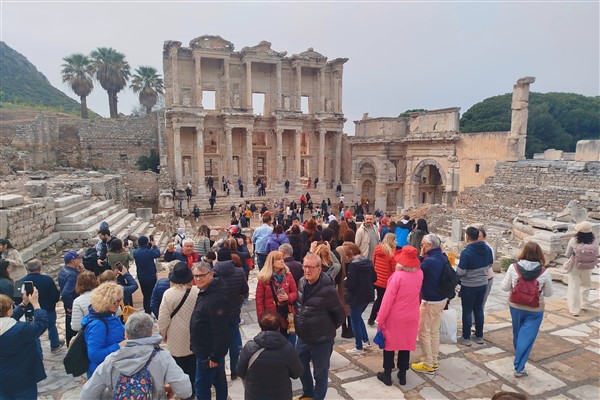 Bayram tatilinde müze ve ören yerlerini 1 milyon 50 bin kişi ziyaret etti