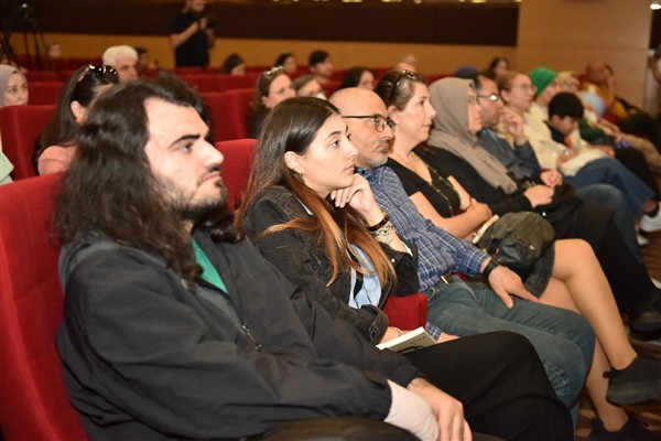 Kepez Kitap Fuarı’nda kaygı ve endişe konuşuldu