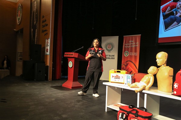 Etimesgut Belediyesi’nden tüm personele afet eğitimi