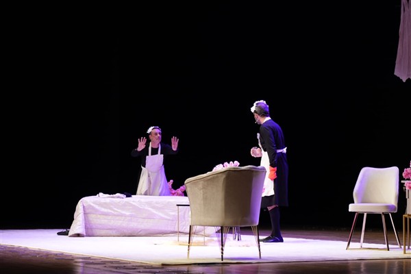 10. Amed Tiyatro Festivali’nde “Hizmetçiler” oyunu sahnelendi