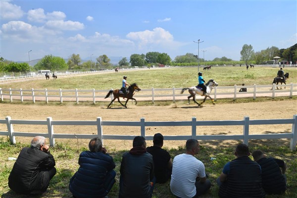 Osmangazi’de geleneksel Rahvan At Koşusu coşkusu