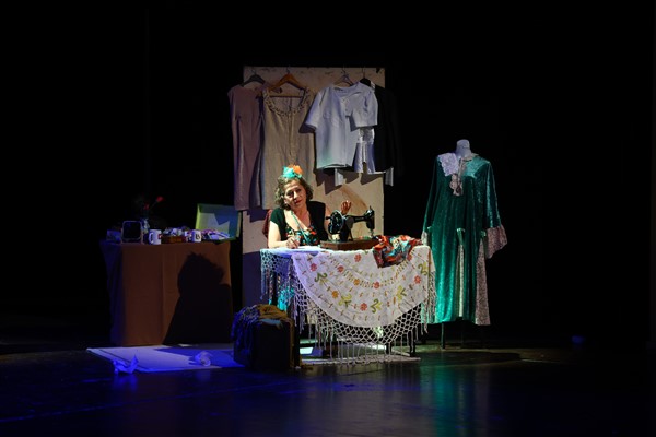 Aktif Yaşlı Merkezi Tiyatro Topluluğu “Ahlar Ağacı” oyununu sahneledi