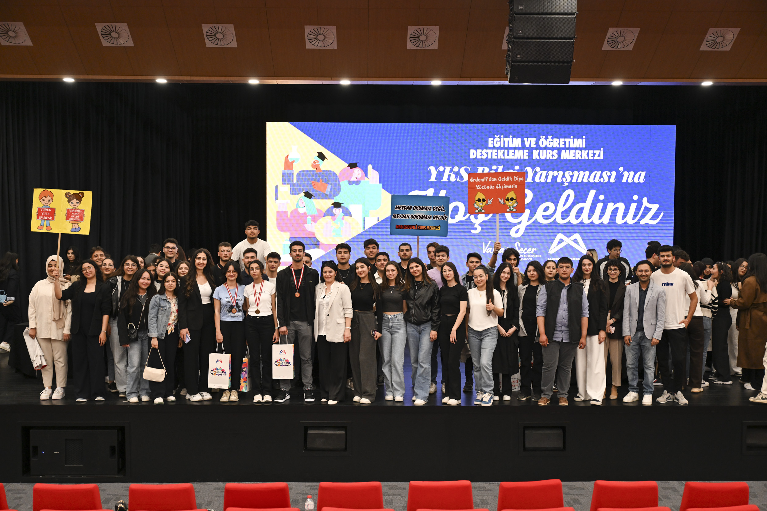 Mersin’de YKS’ye hazırlanan öğrencilere yönelik ‘Bilgi Yarışması’ yapıldı