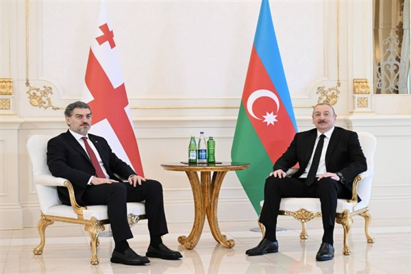 Azerbaycan Cumhurbaşkanı Aliyev, Gürcistan Cumhurbaşkanı Kavelashvili ile bir araya geldi