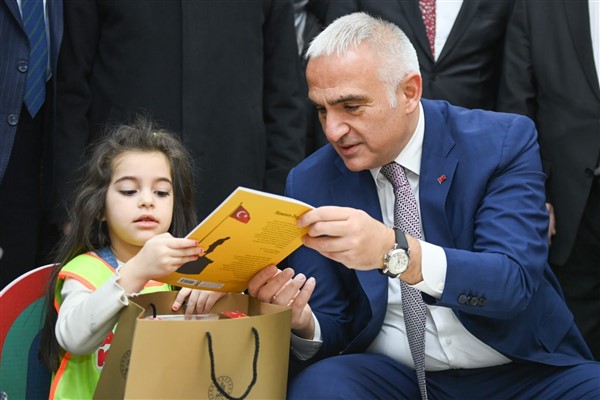 Bakan Ersoy: Son 7 yılda halk kütüphanesi sayımız bin 303’e ulaştı