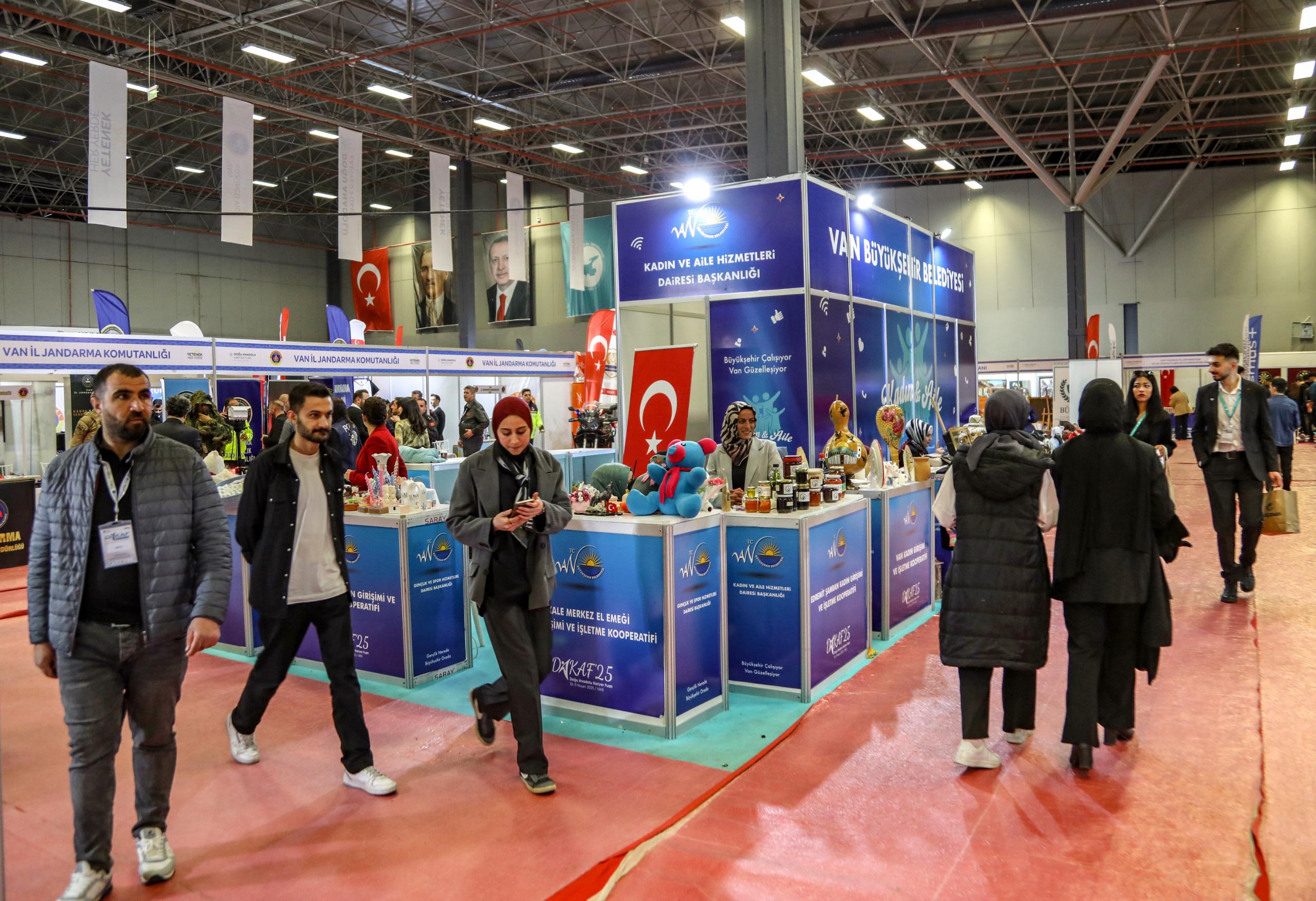 Van Büyükşehir Belediyesi, Doğu Anadolu Kariyer Fuarında stant açtı