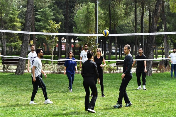 İzmir’in ilk spor istasyonu Hasanağa Bahçesi’nde açıldı