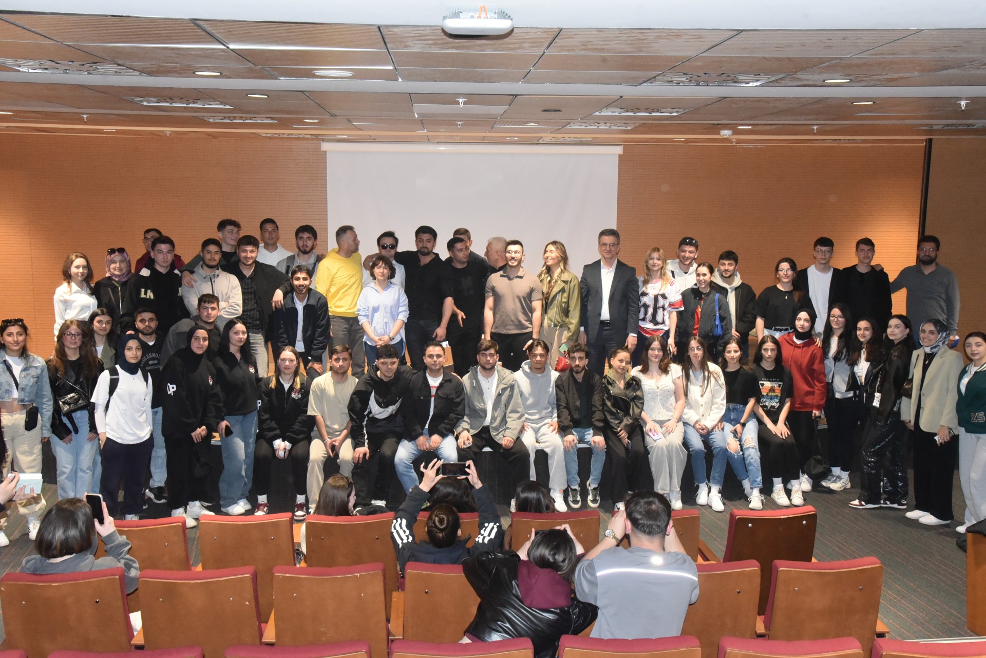 Düzce’de spor girişimcileri öğrencilerle buluştu