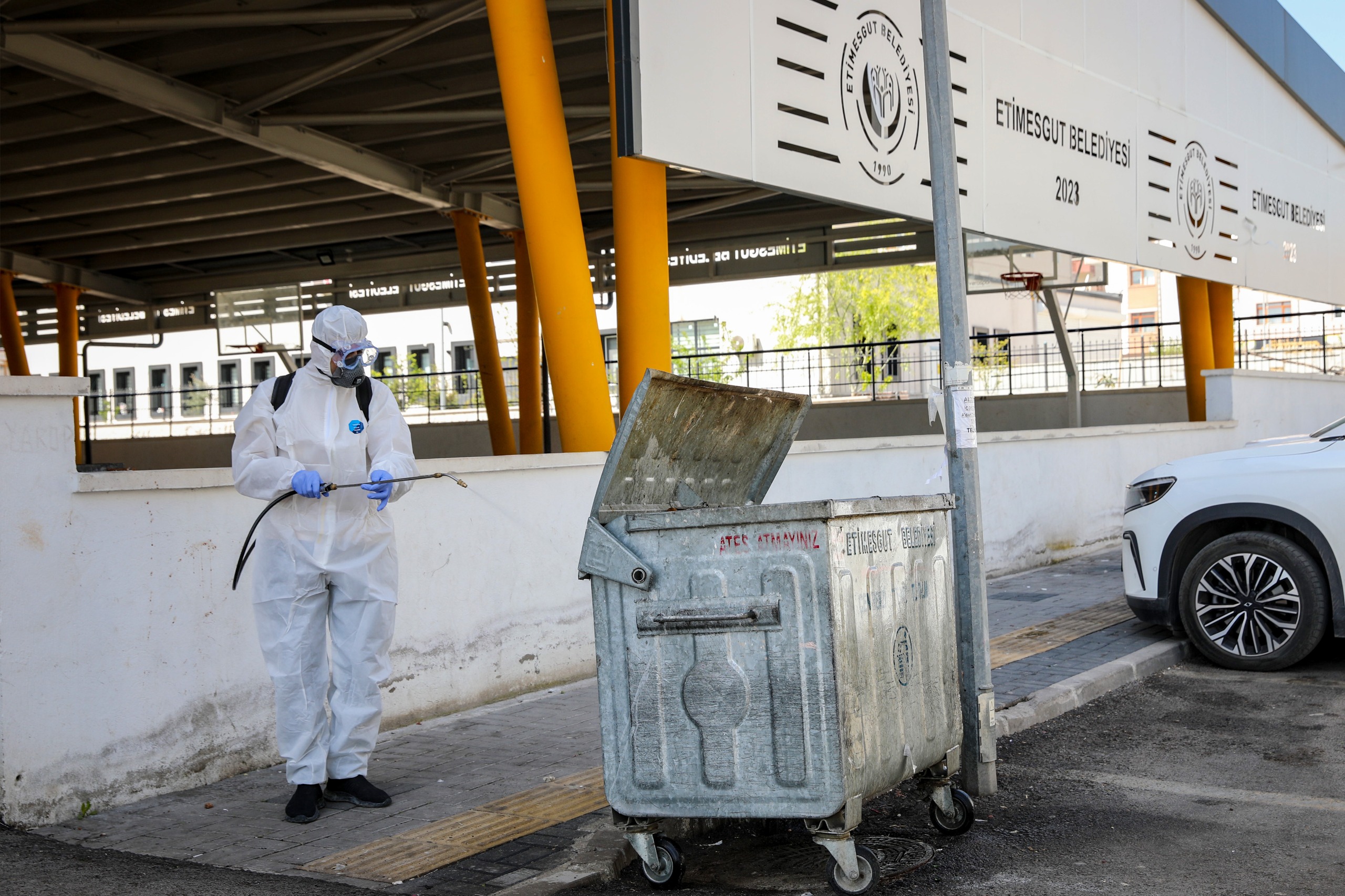 Etimesgut Belediyesi ilaçlama çalışmalarına başladı