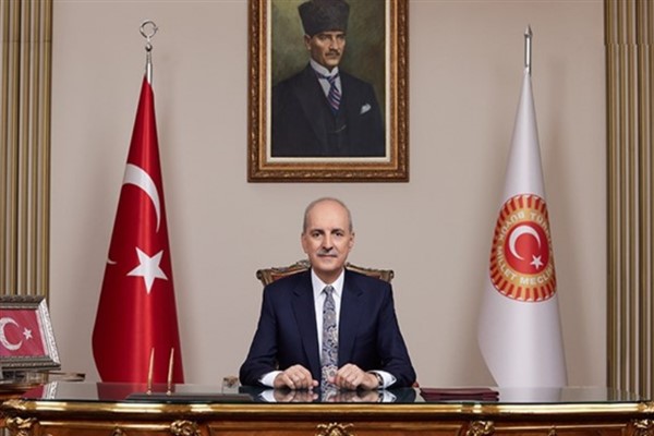 TBMM Başkanı Kurtulmuş,  Kırgızistan’da Ata-Beyit Anıtı’nı ziyaret etti