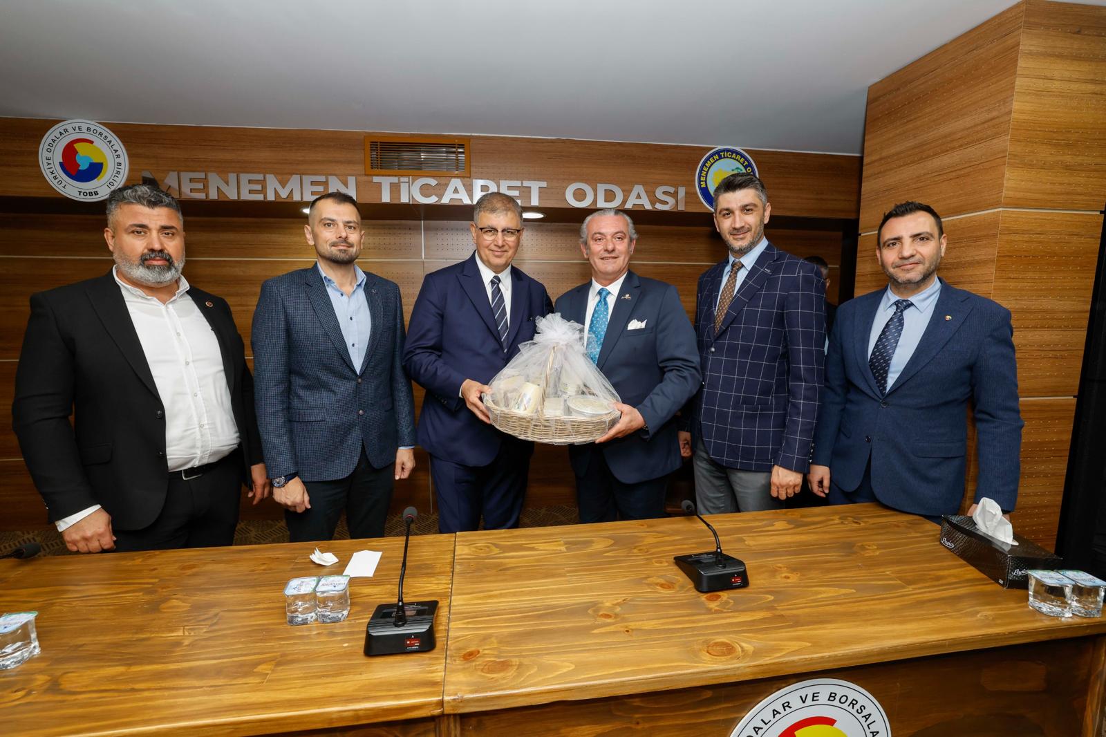 İzmir Büyükşehir Belediye Başkanı Tugay, Menemen Ticaret Odası’nı ziyaret etti
