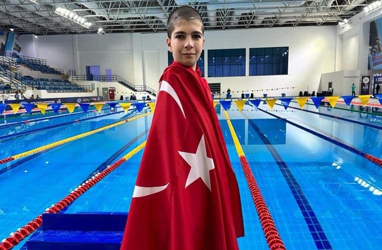 Milli yüzücü Şimşek, Paris’te yarışacak