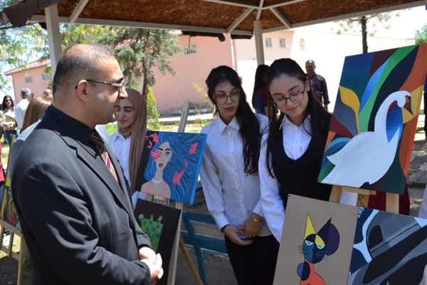 Bismil Kaymakamı Hasar, “Renklerin ve Seslerin Buluşması” sergisinin açılışına katıldı