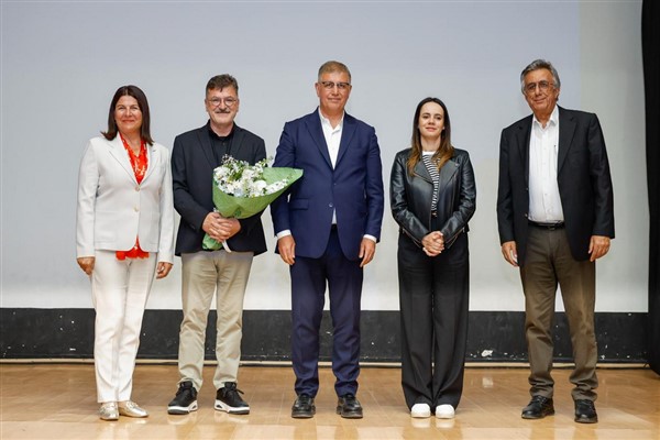 Başkan Tugay Foça efsanesinin belgeselini izledi