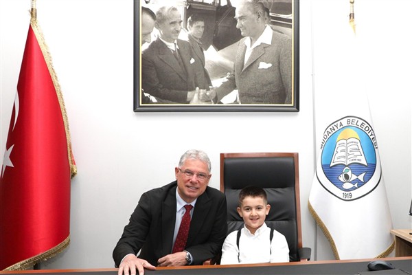 Başkan Dalgıç, koltuğunu ilkokul öğrencisine devretti