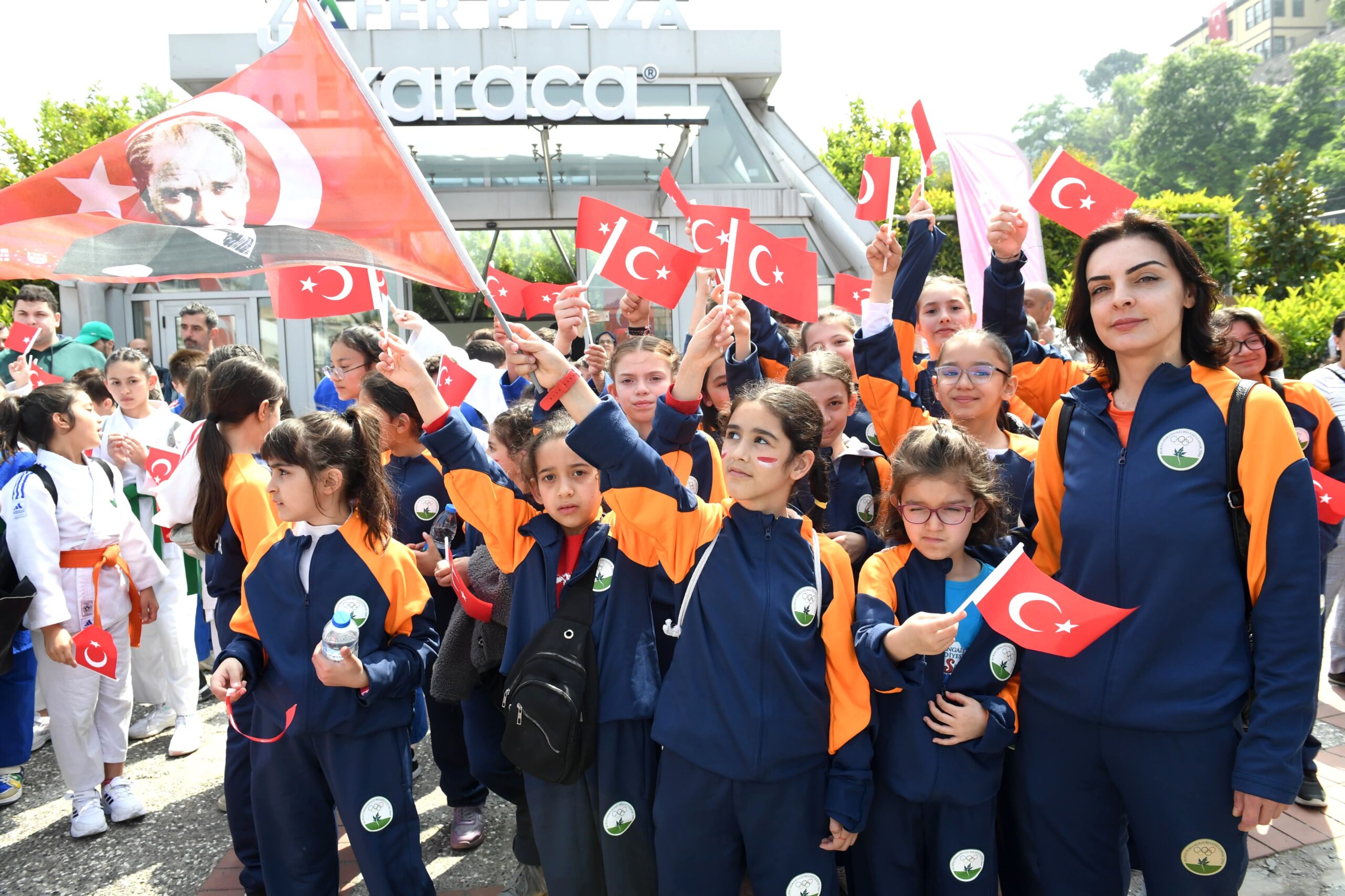 23 Nisan korteji Osmangazi’de gerçekleşti