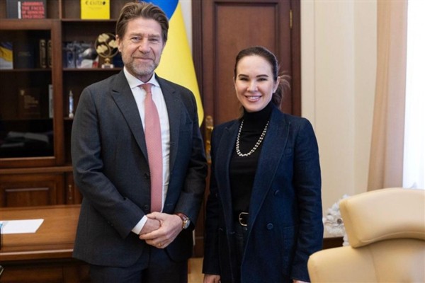 Ukrayna Cumhurbaşkanlığı Ofisi Başkan Yardımcısı Mudra İtalyan Büyükelçi ile görüştü