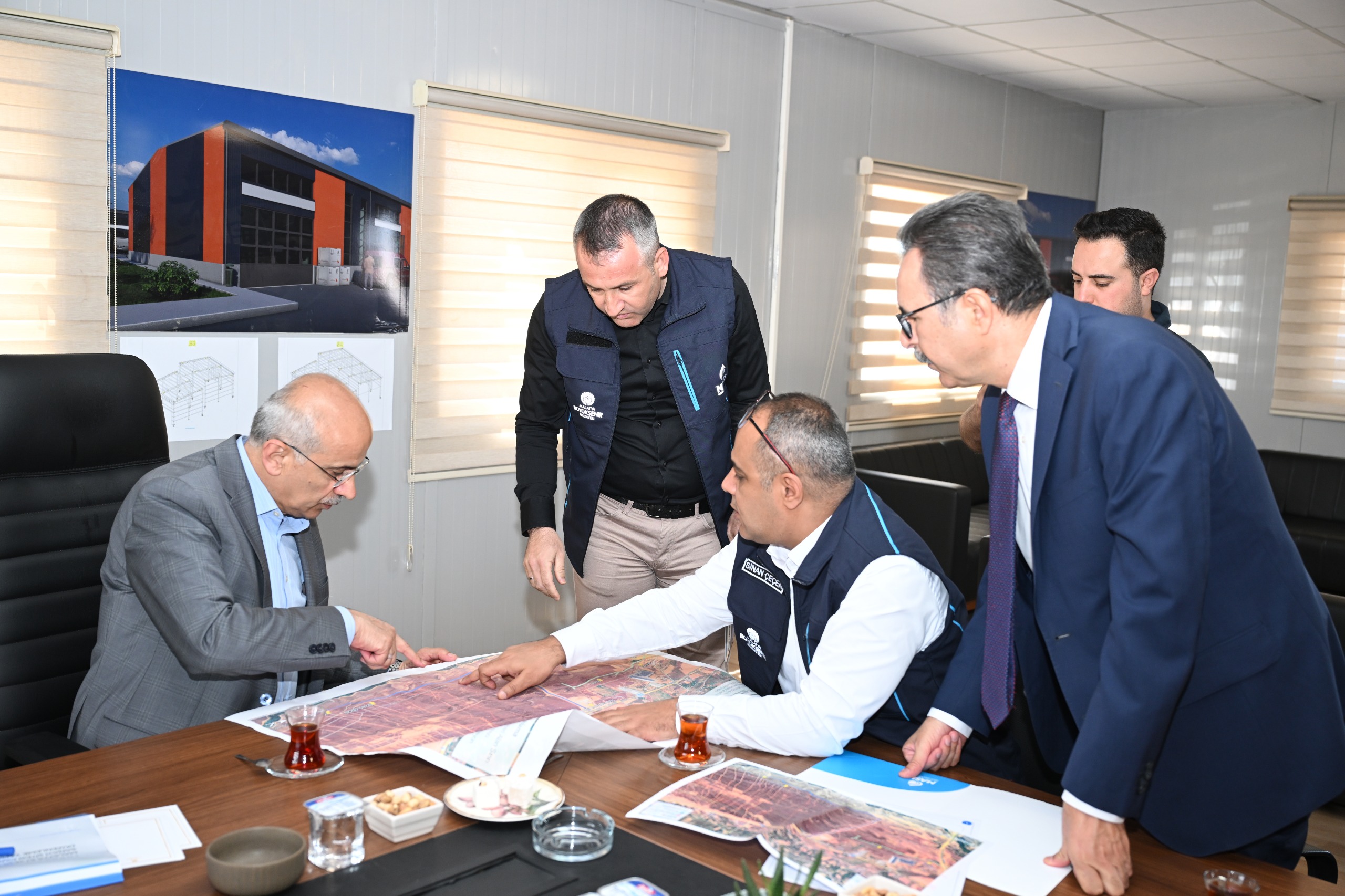 Başkan Er, Altay Kışlası’ndaki iş yerlerinin yapımını yerinde inceledi