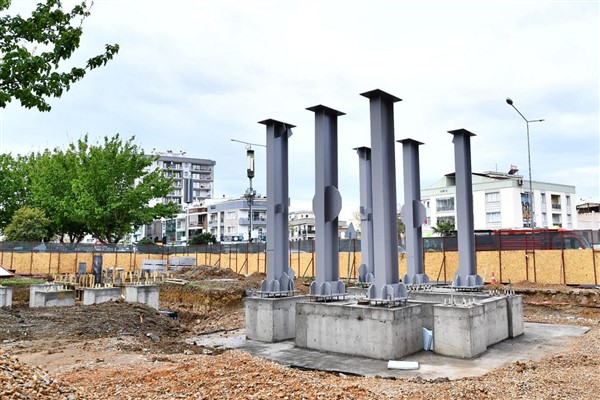 Yeni Girne Üst Geçidi ilerliyor