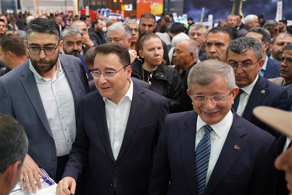 Davutoğlu ve Babacan, Konya Tarım Fuarını ziyaret etti