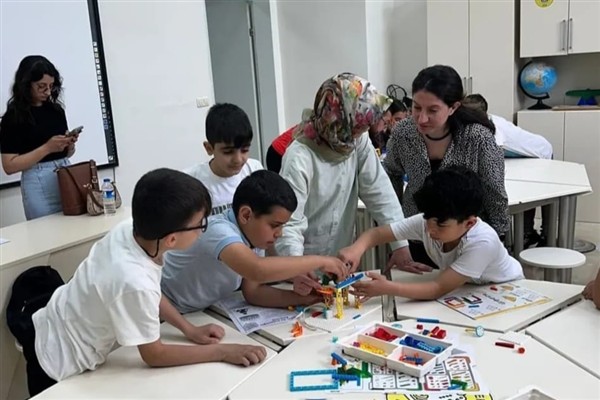 Dicle Üniversitesi’nde “STEM ile Hayalden Gerçeğe” atölyesi düzenlendi
