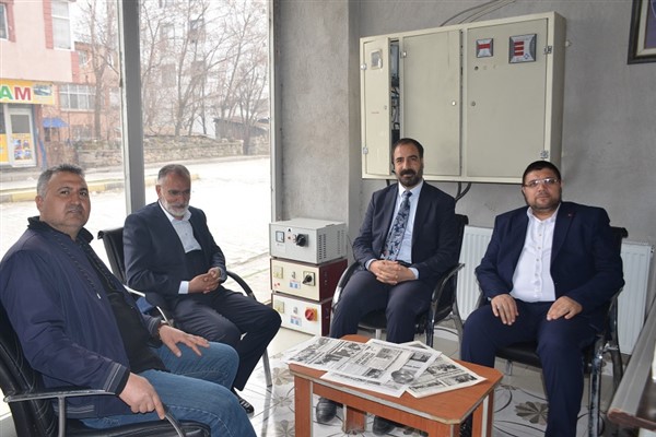 Yazar Özcan, ‘baba ocağında’ bayramı geçirdi