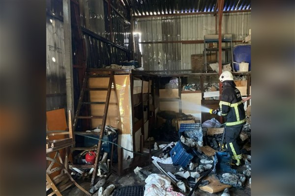 Hatay’da ayakkabı imalathanesindeki yangın kontrol altına alındı