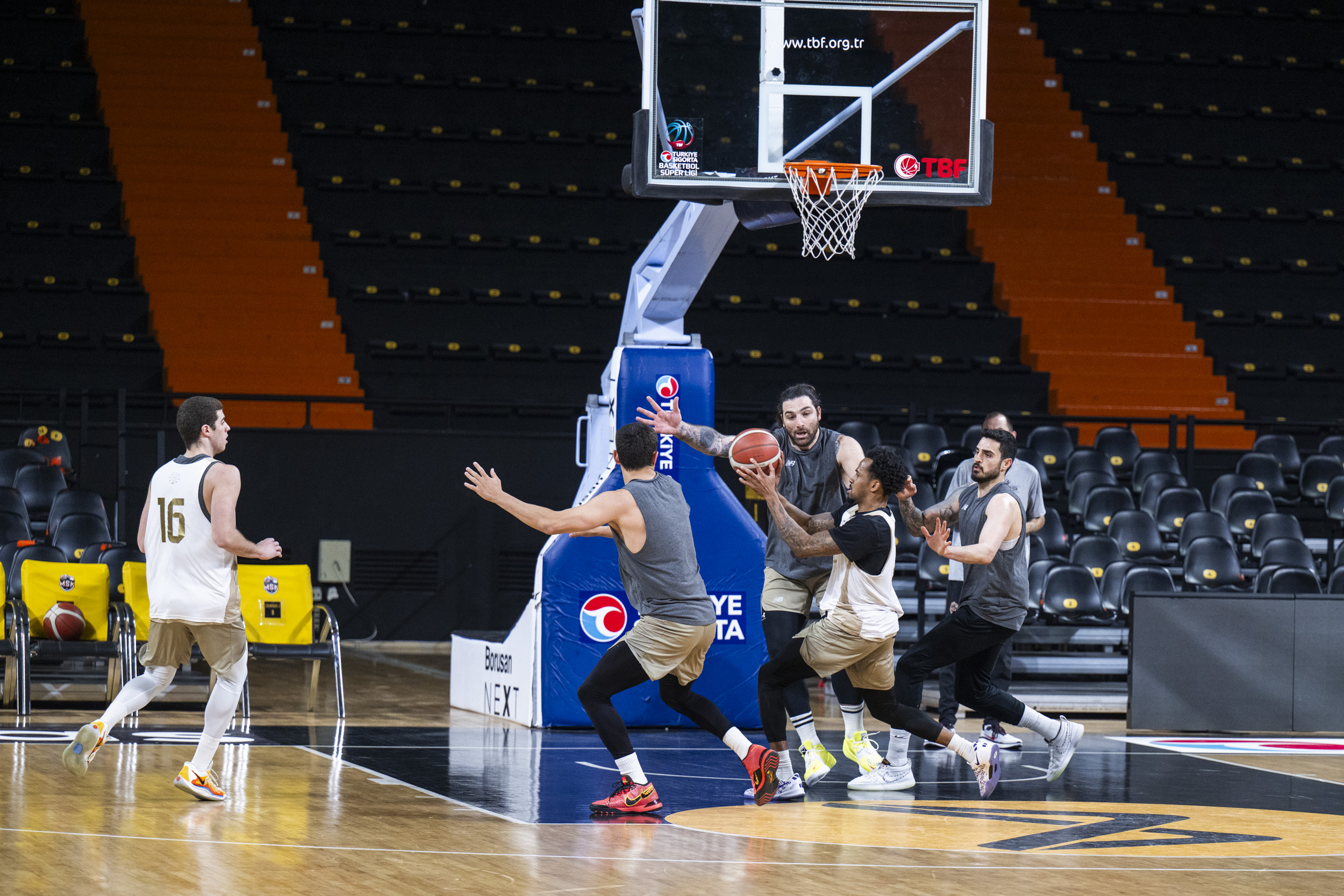 Mersin Spor Kulübü Erkek Basketbol Takımı, Yalovaspor ile karşı karşıya gelecek