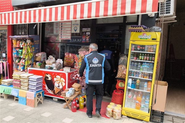 Orhangazi Belediyesi ekipleri, bayramda çalışmalarını sürdürdü
