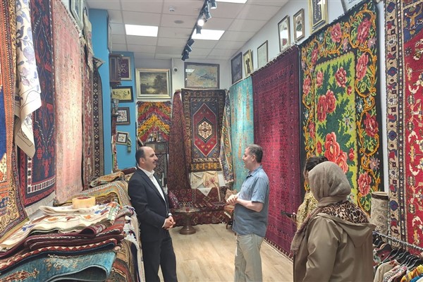 Başkan Altay, şehir merkezinde esnafları ziyaret etti