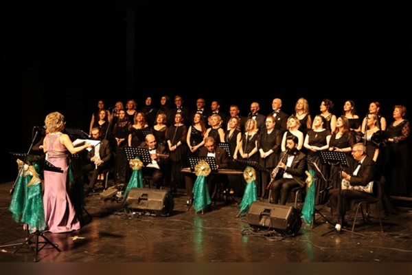 Nilüfer Türk Sanat Müziği Korosu’ndan nostaljik konser