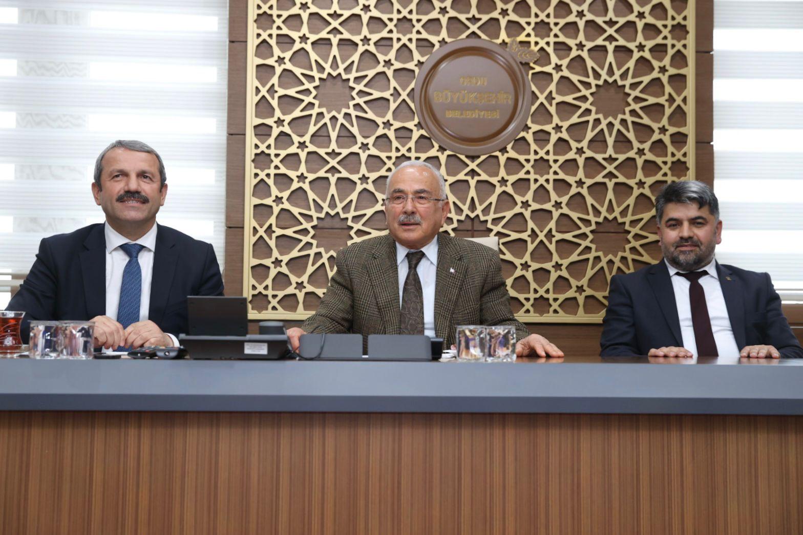 Ordu Büyükşehir Belediye Başkanı Güler, Akkuş Belediye Başkanı Demirci’yi kabul etti