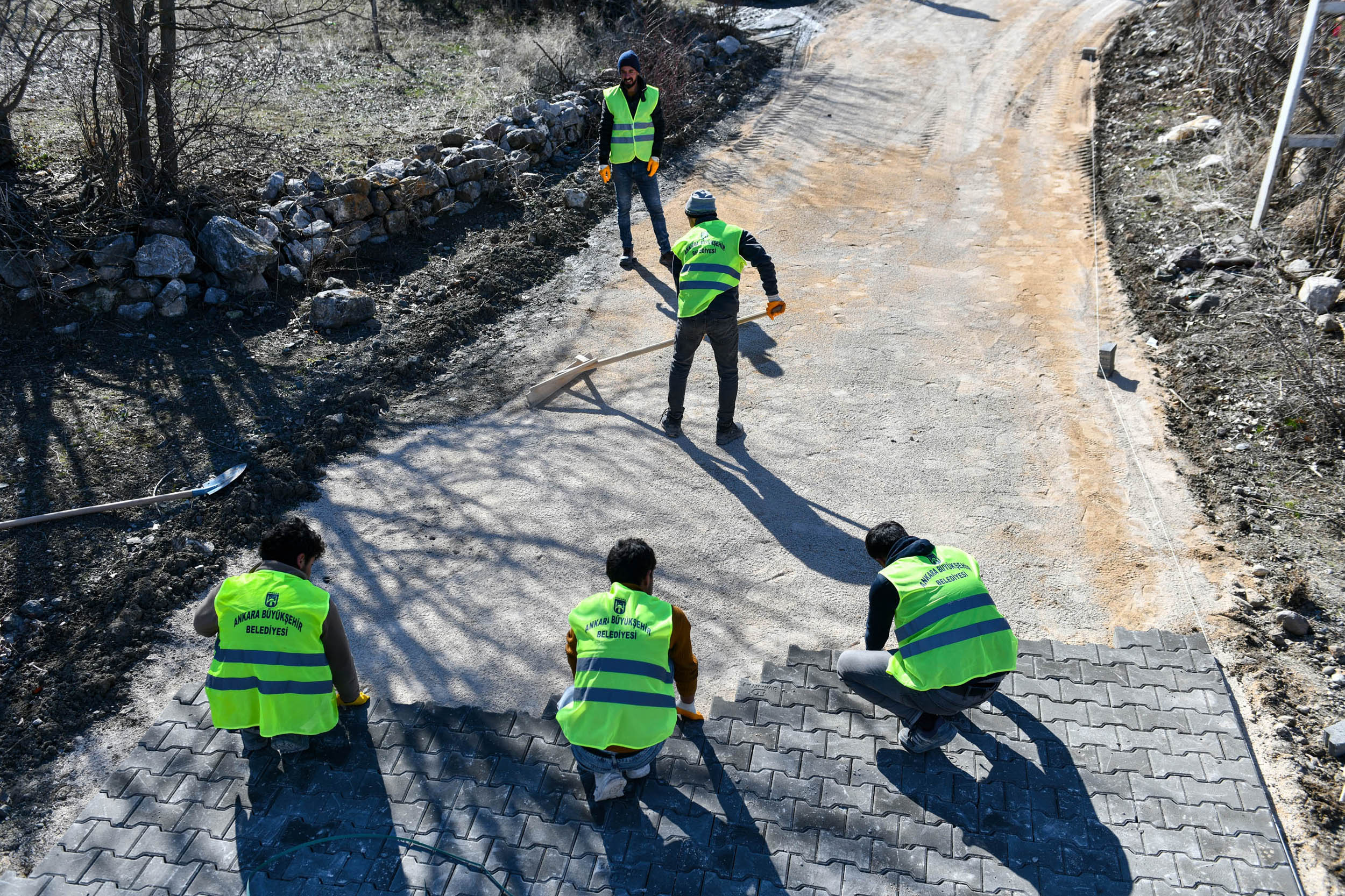 Ankara’da altyapı, asfalt ve yeşil alanlar gibi konularda çalışmalarını sürdürülüyor