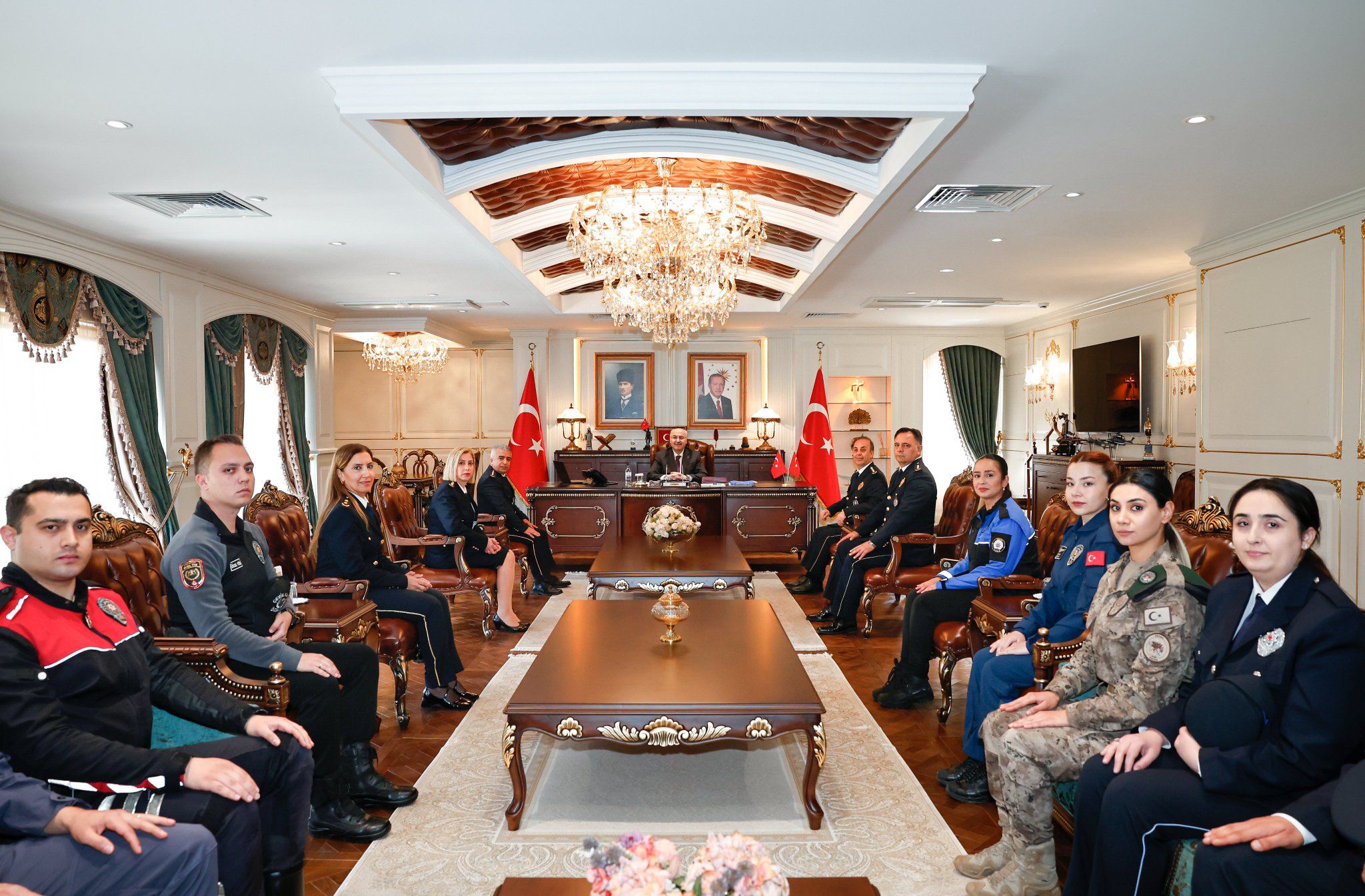 Vali Köşger, Emniyet Teşkilatı mensuplarını kabul etti