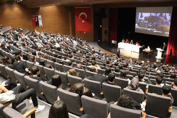 “Gazipaşa’da Afet Gerçeği: Bilinçlen, Önlem Al, Güvende Kal” paneli gerçekleştirildi