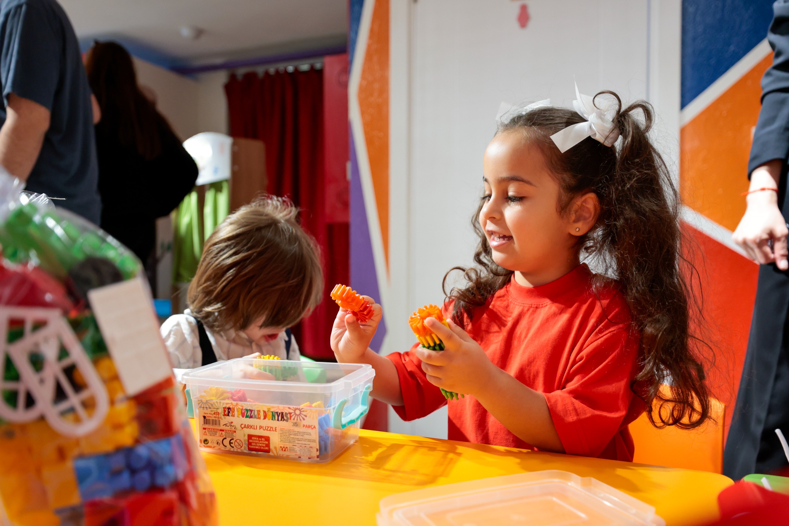 Mutlu Çocuklar Oyun Evleri’nin, Aziziye Semt Merkezi’ndeki sınıfı yenilendi