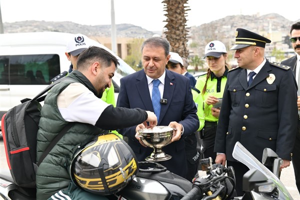 Şanlıurfa Valisi Şıldak: Dönüş yolunda trafiğe dikkat