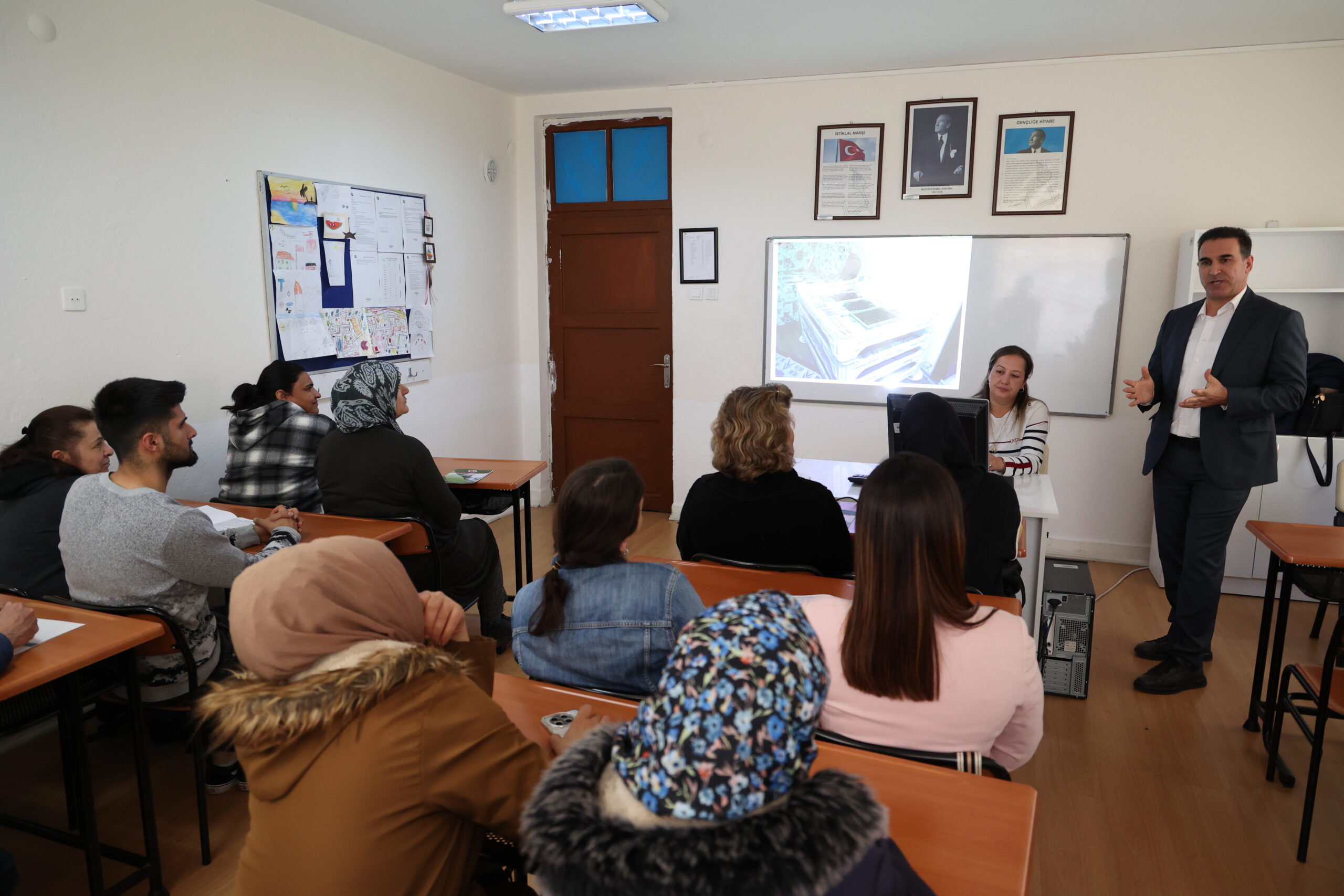 Antalya Büyükşehir Belediyesi, ipek böceği yetiştiriciliğini yaygınlaştırıyor