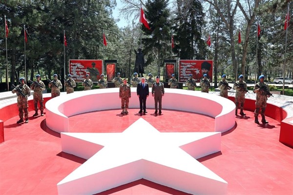 Bakan Güler, 40’ıncı Komando Eğitim Tugay Komutanlığında inceleme ve denetleme yaptı