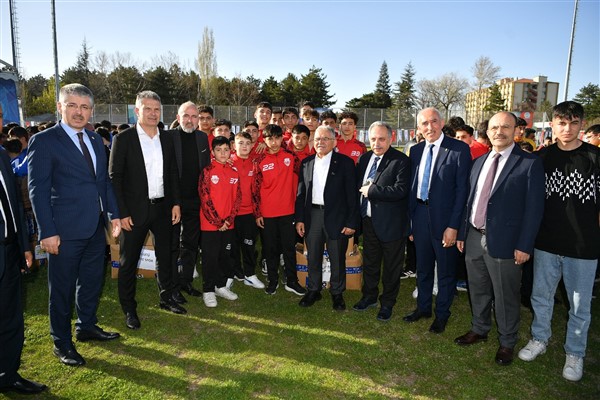 Başkan Büyükkılıç’tan amatör spora 27 milyon TL’lik katkı