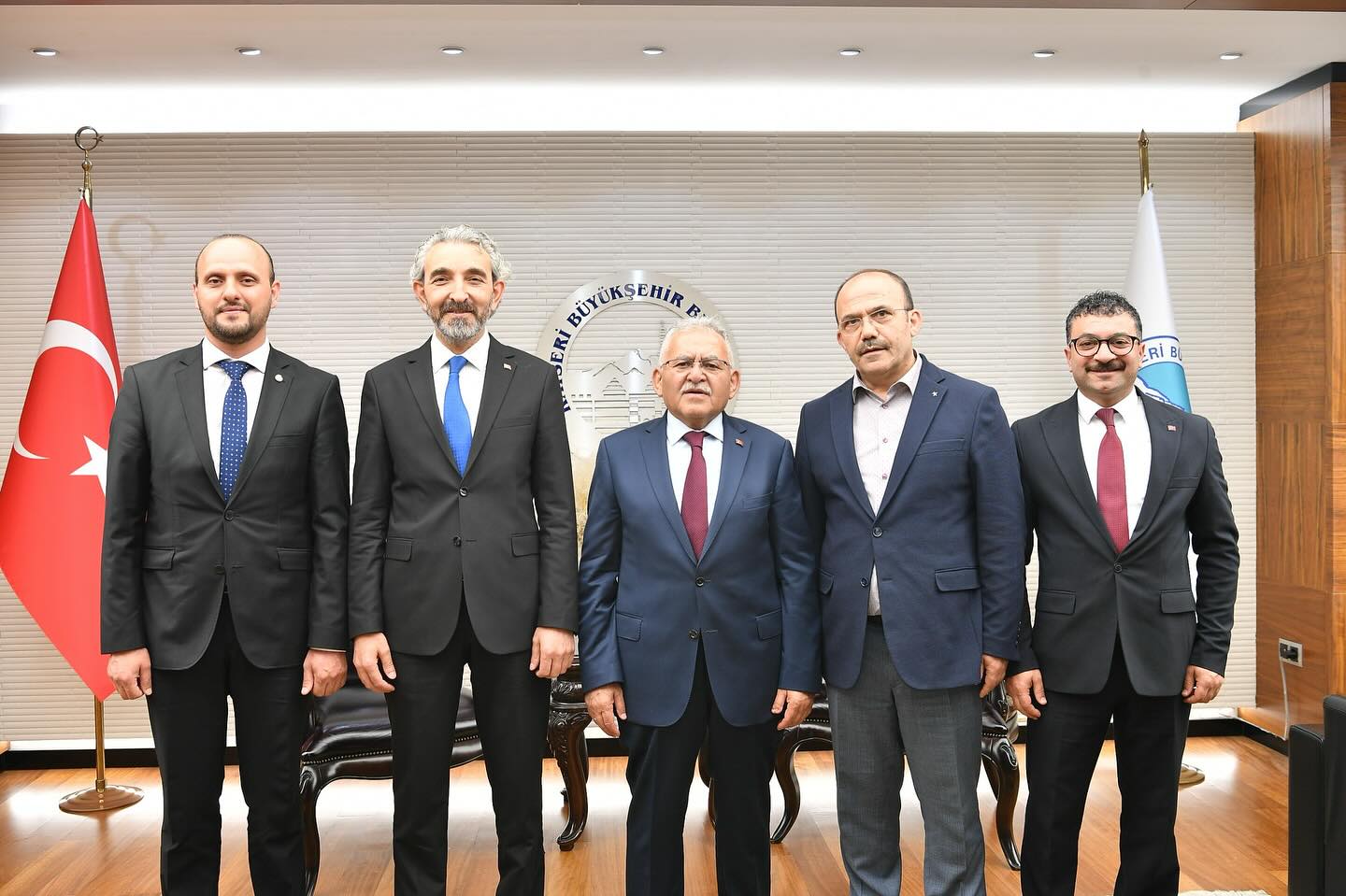 Başkan Büyükkılıç, Hizmet-İş Sendikası Kayseri Şube Başkanlığını kabul etti