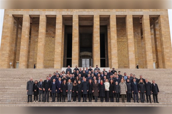 CHP Genel Başkanı Özel’den Anıtkabir’e ziyaret