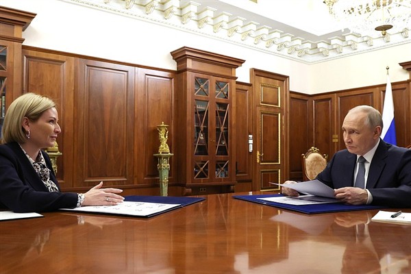 Rusya Devlet Başkanı Putin, Rusya Kültür Bakanı Lyubimova ile toplantı yaptı