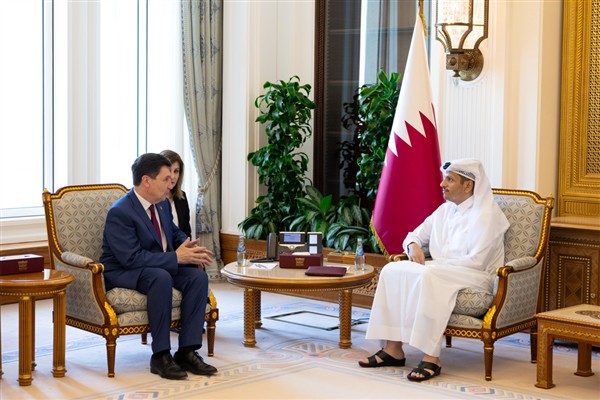 Katar Dışişleri Bakanı Al Sani, Fransız Parlamentosu heyetiyle görüştü