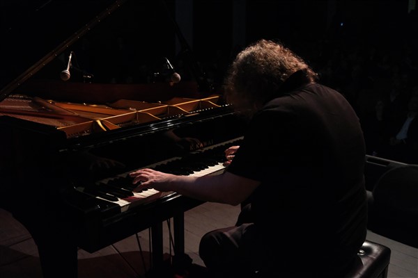 3 Nisan etkinlikleri Tuluyhan Uğurlu’nun piyano resitaliyle devam etti