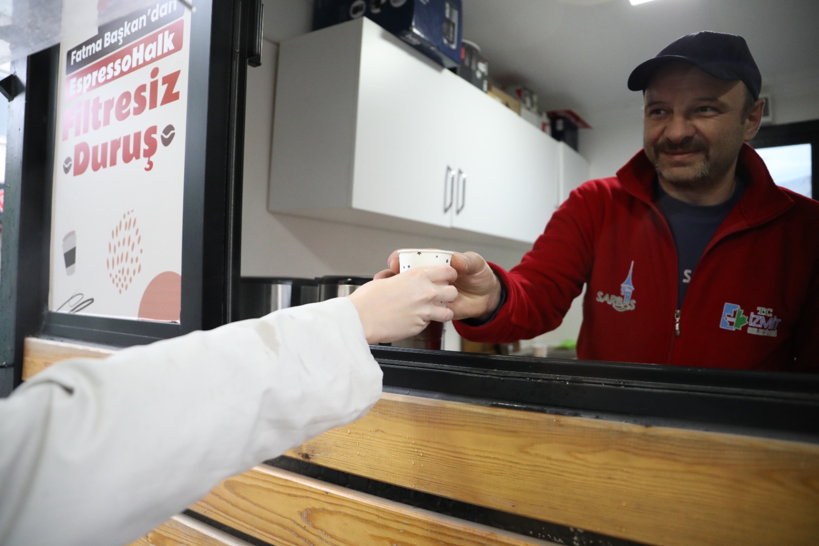 İzmit Belediyesi 5 liraya filtre kahve hizmetine başladı